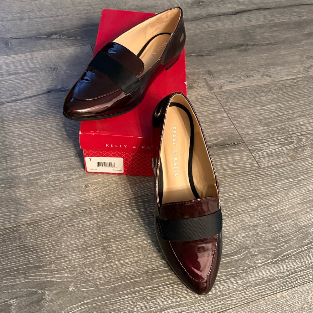 Kelly& Katie flats NEW sz 7